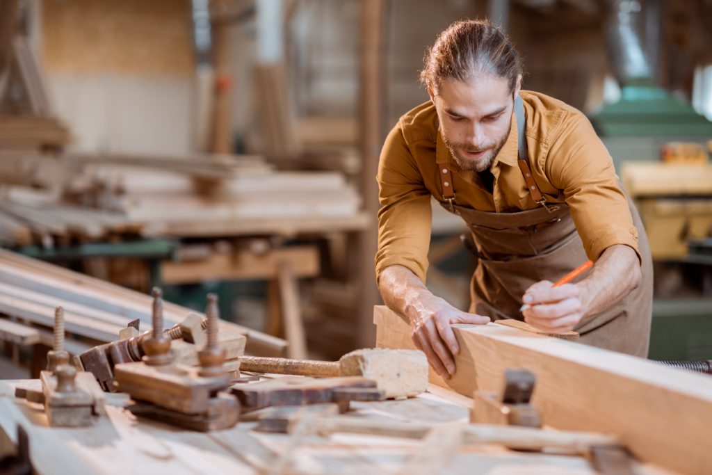 Nearly 32,000 Vacancies in QC Manufacturing Sector Wood Industry